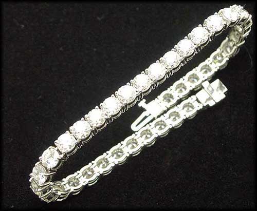 Tennis Bracelet in Platinum with Diamonds