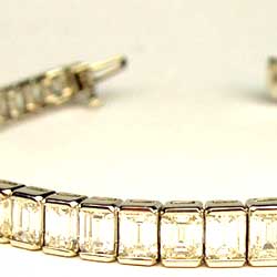 Emerald Cut Diamonds set in Platinum Bracelet