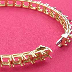 18K Yellow Gold Bracelet for Asscher Cut Diamonds
